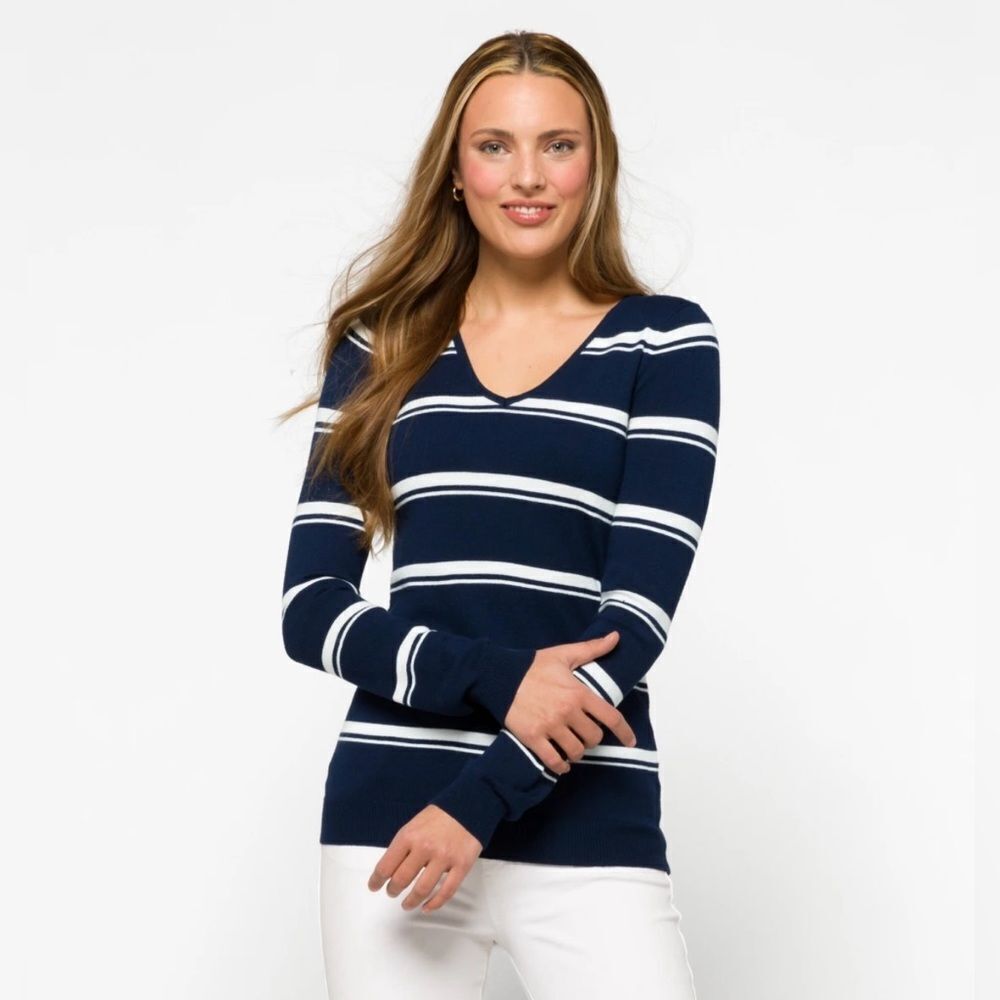 Love Ellie Mia Back Detail Sweater Navy M STITCH FIX NWT